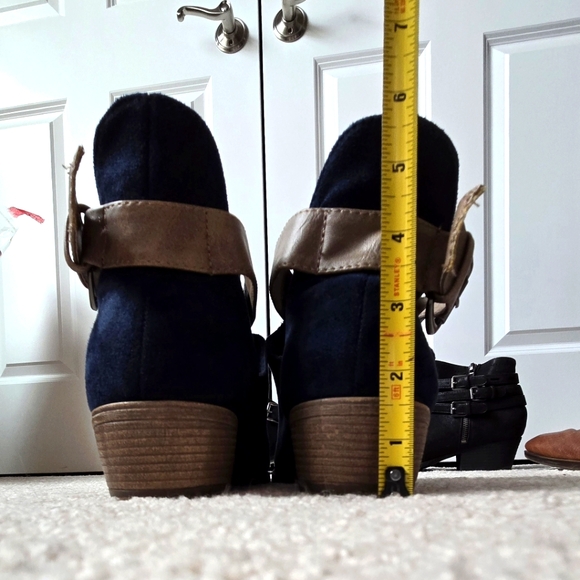 Blue Micro Suede cut out Booties. 8.5 - Picture 5 of 6